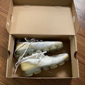 Nike air max vapor max white size 8 women’s